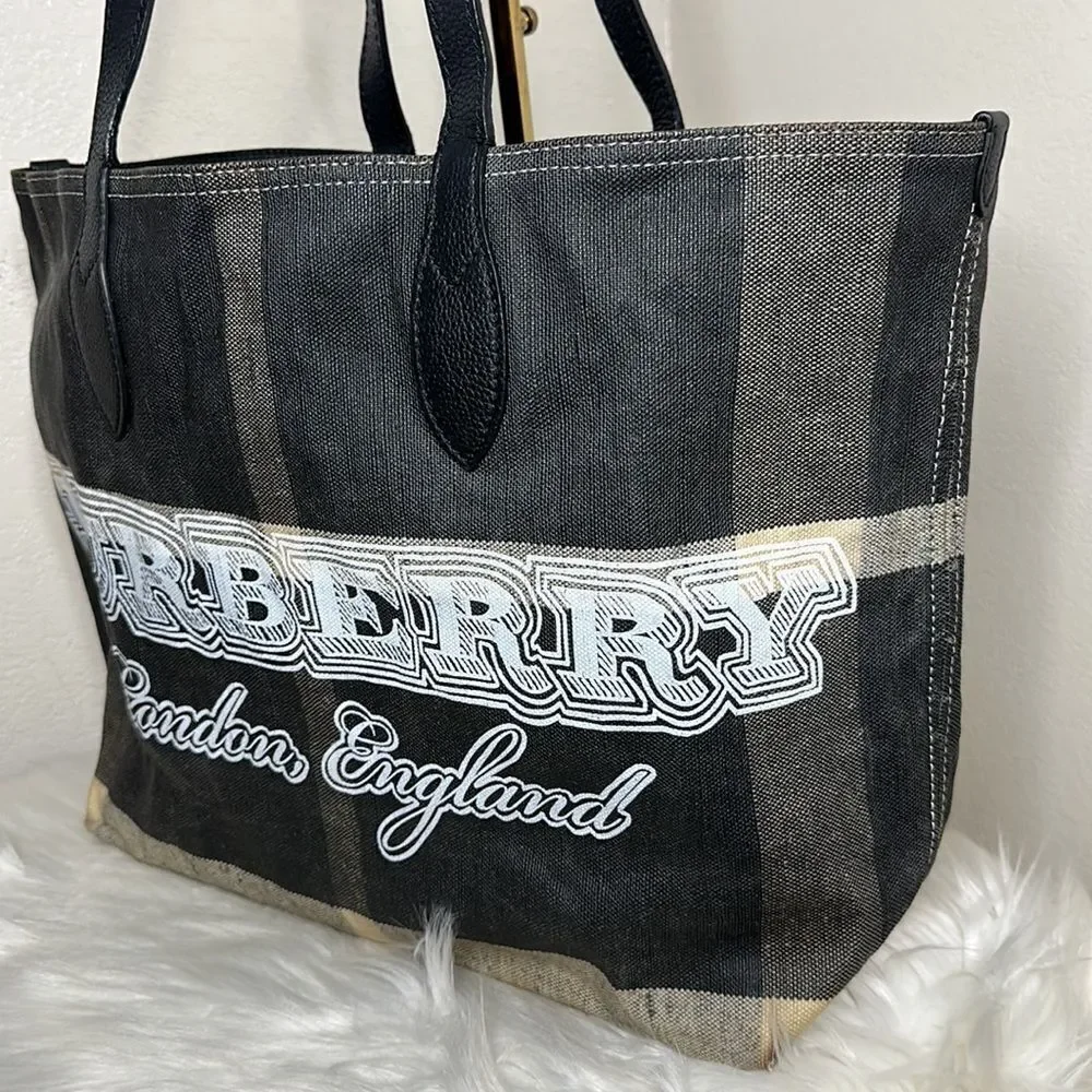 💯 Authentic Burberry Doodle Tote🍀